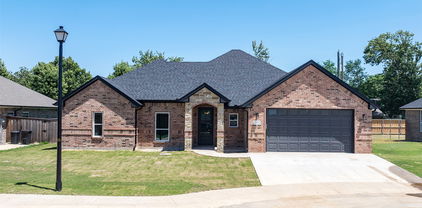 717 Cobblestone Cir, Mabank