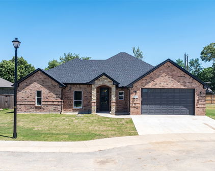 717 Cobblestone Cir, Mabank
