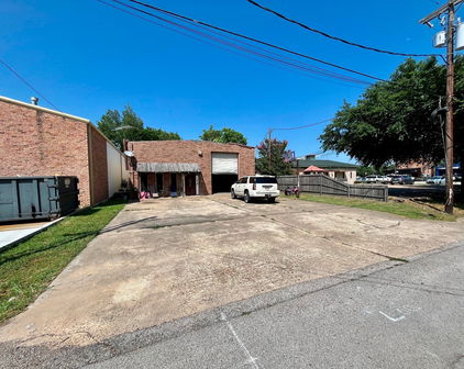 118 W Main St, Forney