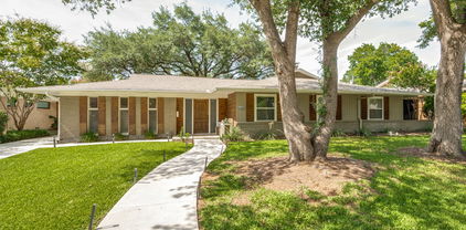 3245 Latham Dr, Dallas