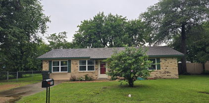 106 Mcanally Dr, Mabank