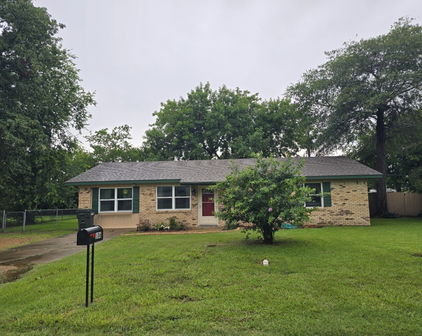 106 Mcanally Dr, Mabank