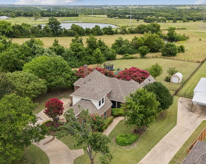 13768 Stirrup Ct, Forney
