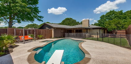 1902 Vassar Dr, Richardson