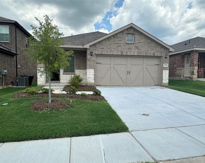 1446 Canongate Dr, Crandall