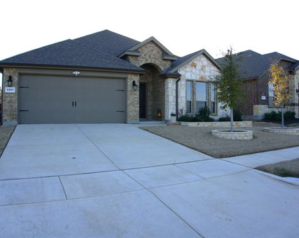 4215 Long Dr, Forney