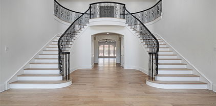 6301 Churchill Way, Dallas