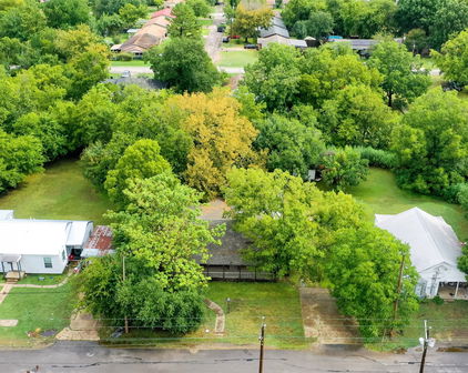 555 E James St, Wills Point