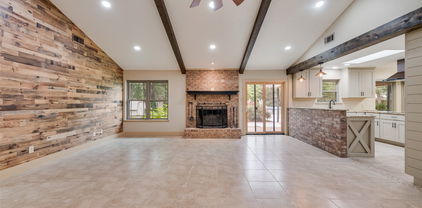 17535 Country Club Dr, Kemp