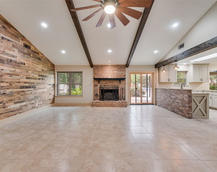 17535 Country Club Dr, Kemp