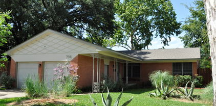 704 Ridgedale Dr, Richardson