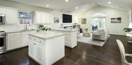 4108 Greenbrier Dr, University Park