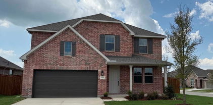 1315 Parkdale St, Forney