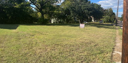 703 N Rockwall Ave, Terrell