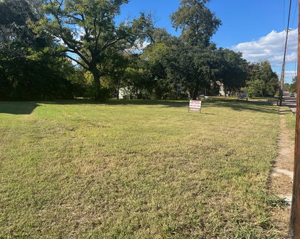 703 N Rockwall Ave, Terrell