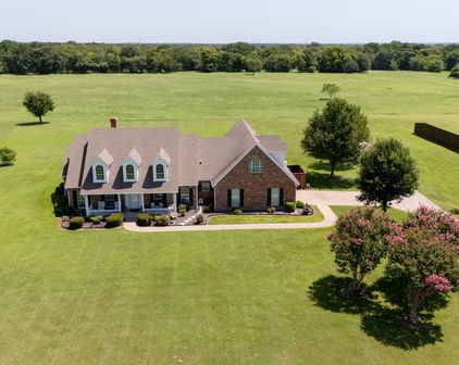 10747 County Road 2326, Terrell
