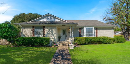 8461 Hunnicut Rd, Dallas