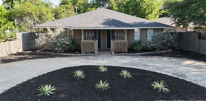 2529 W 12th St, Dallas