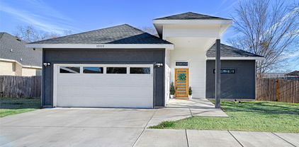 1009 E Buffalo St, Forney