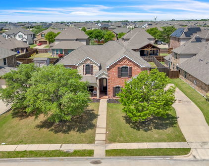 808 Wren Ct, Forney