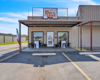 215 W Frank St, Grand Saline