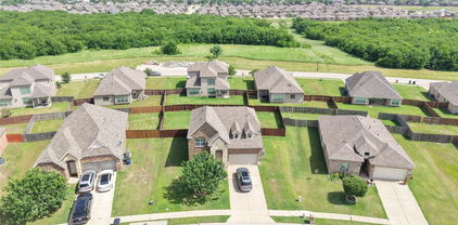 3114 Flowering Springs Dr, Forney