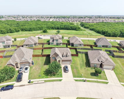 3114 Flowering Springs Dr, Forney