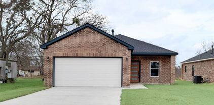 308 N 5th St, Quinlan