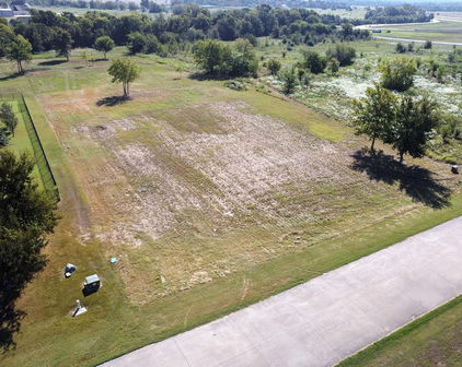1022 Shadow Lakes Dr, Wills Point