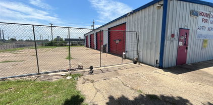 522 W Walnut Cir, Garland