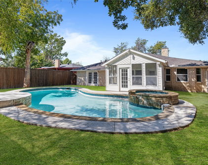 625 Heritage Hill Dr, Forney