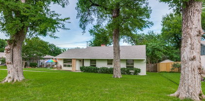 6918 Blackwood Dr, Dallas