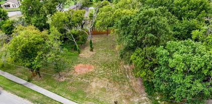 803 W Grove St, Terrell