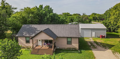 505 W 2nd St, Quinlan