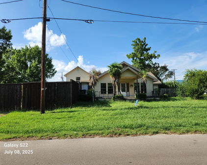 225 E Oneal St, Wills Point