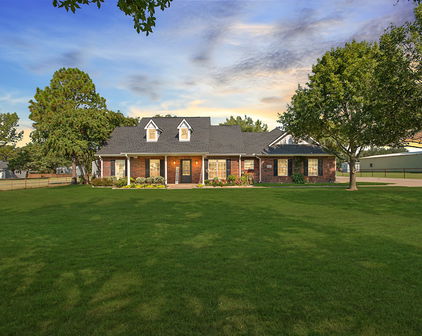 260 Beasley Rd, Crandall