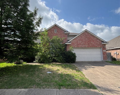 1021 San Antonio Dr, Forney