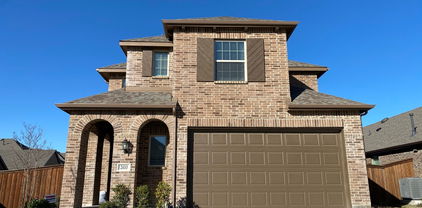 2410 San Marcos Dr, Forney