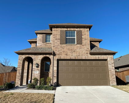2410 San Marcos Dr, Forney