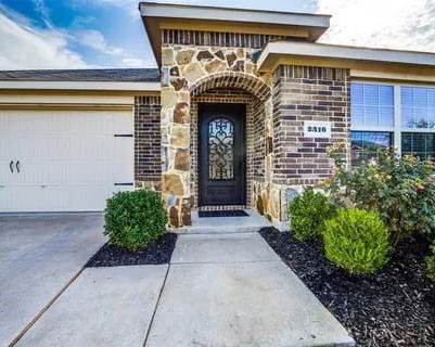 2316 Julia Ln, Forney