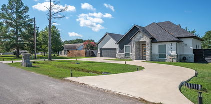222 Meadowlark Dr, Wills Point