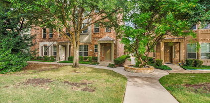 3912 Amberwood Dr, Addison