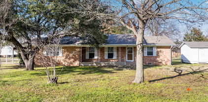 603 E Market St, Mabank