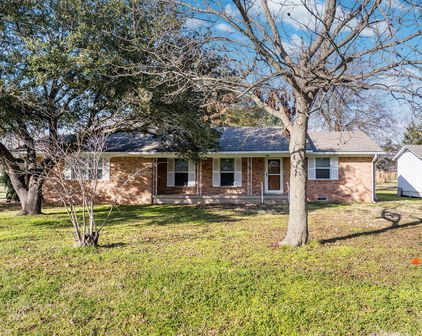 603 E Market St, Mabank