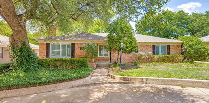 6823 Walnut Hill Ln, Dallas