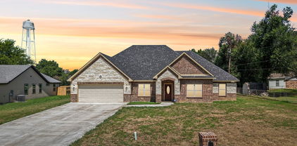 1702 Kings Ln, Commerce