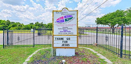 1012 E Wintergreen Rd, Desoto