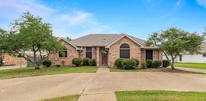 302 Rash Ln, Terrell