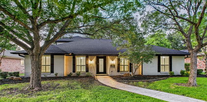 7323 Whispering Pines Dr, Dallas