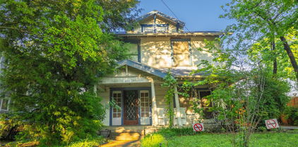 824 Elsbeth St, Dallas